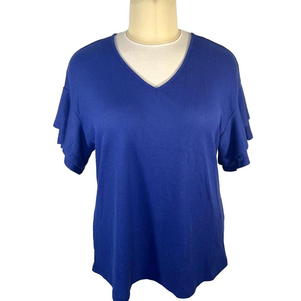 The Aus Look Women's 22/24W Blouse in Blue features a waffle knit design with ru